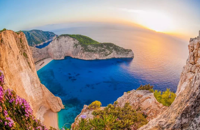 希臘9天~雙島~全程四星.贈(zèng)WIFI.扎金索斯藍(lán)洞の沉